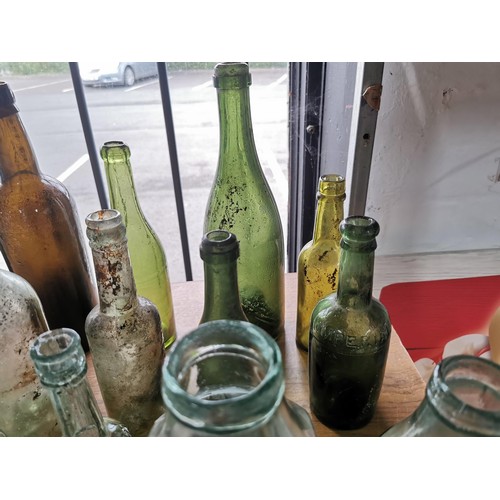 29 - Large collection of approx 31x vintage and antique bottles of various sizes and brands inc imperial ... 