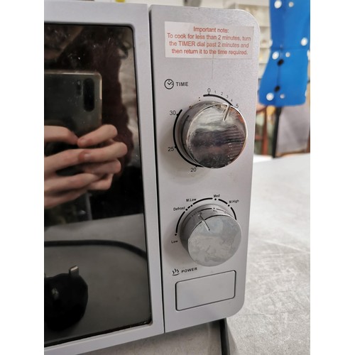 62 - Silver 700w Russel Hobbs dial microwave