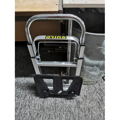 104 - Guild 90 kilo transporter trolley in good order with extendable handle, folds flat for ease of stora... 