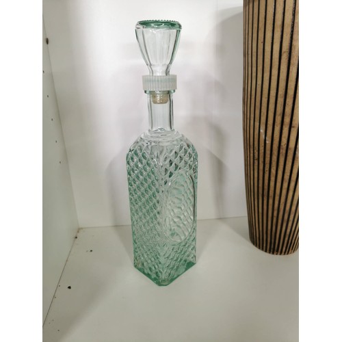 166 - Collection of 3x vases inc an art glass swirl design and a tall ribbed design vase along with a pres... 