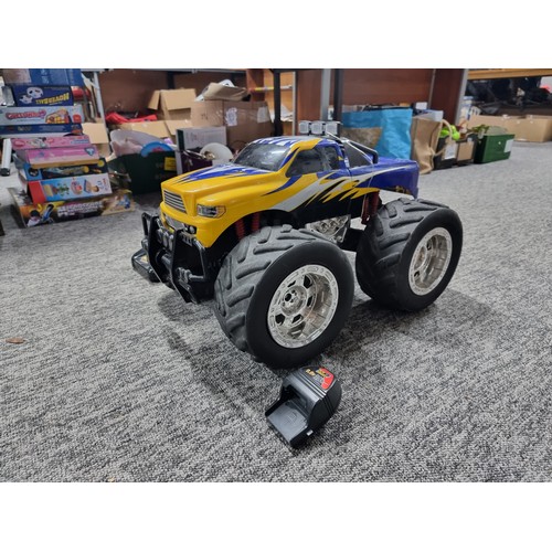 182A - Very large RC monster truck 4x4 in full working order with a recently reconditioned battery height o... 