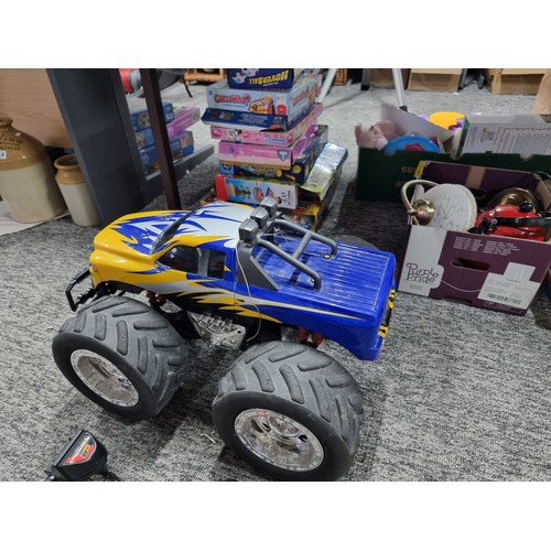 182A - Very large RC monster truck 4x4 in full working order with a recently reconditioned battery height o... 