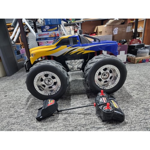 182A - Very large RC monster truck 4x4 in full working order with a recently reconditioned battery height o... 