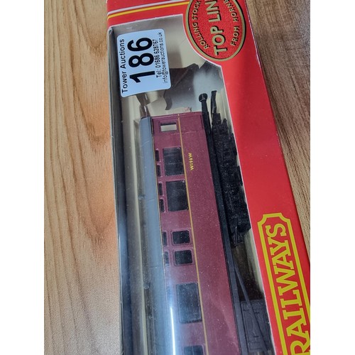 186 - A Hornby R4100B BR Maroon autocoach W196W in excellent as new condition.