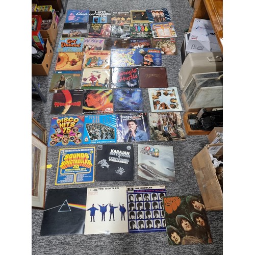 197 - A quantity of LP vinyl records to include 3 Beatles albums, Pink Floyd, Kate Bush, Shakin Stevens, e... 