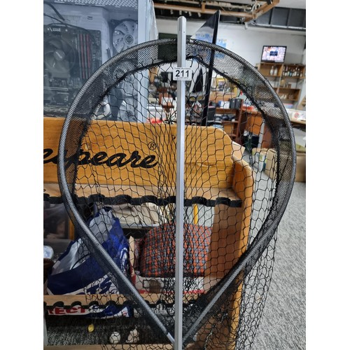 211 - A fisherman's landing net for salmon or trout extendable in good clean condition.