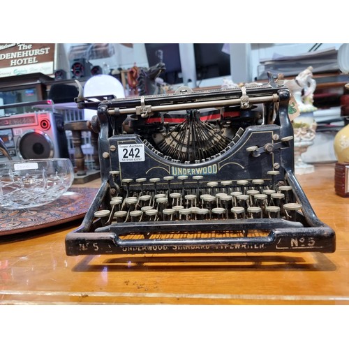 241 - An antique Underwood NO. 5 typewriter in good antique condition, displays well. Height 23cm, width 3... 