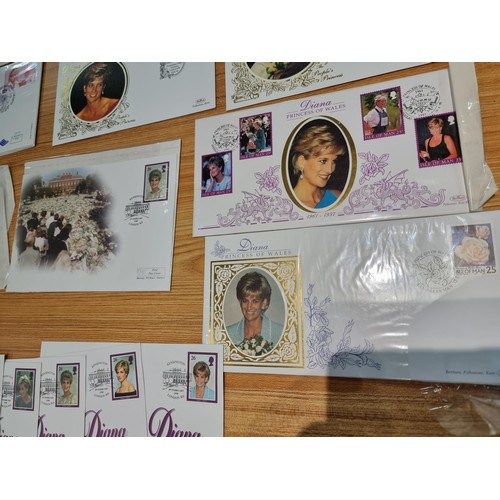 239 - collection of Princess Diana memorabilia to include stamped covers and a large block stamp set of Di... 