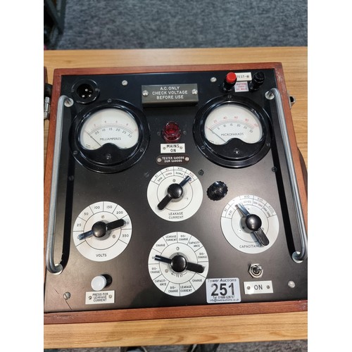 251 - A large wooden cased capacitor tester SA9086, most likely used by Post Office telephones for testing... 