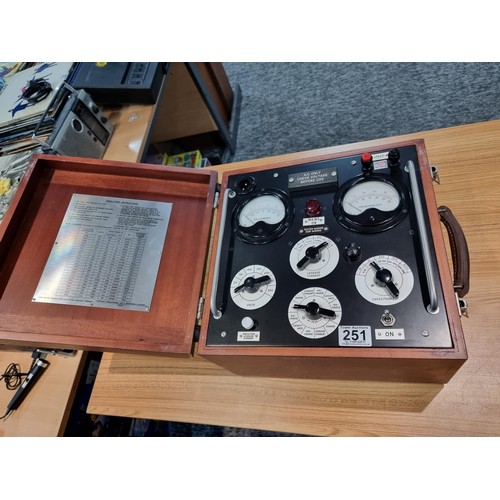 251 - A large wooden cased capacitor tester SA9086, most likely used by Post Office telephones for testing... 