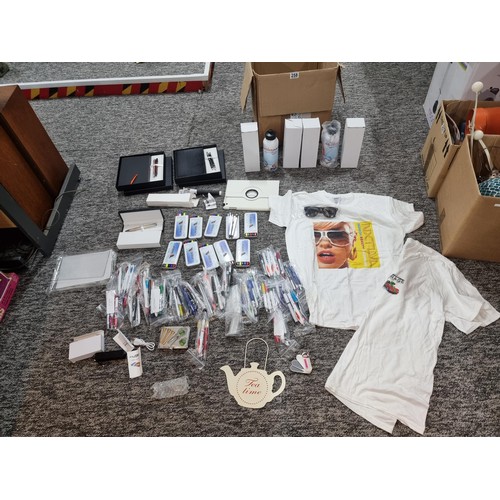 258 - A box of mostly stationary odds to include many pens, 4 boxed as new metal water bottles, pen and no... 
