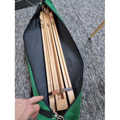 259 - 3x good wooden artists easels including a cased ease all in good condition.