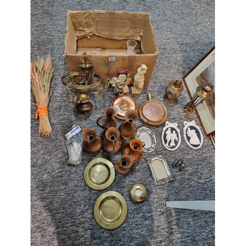 263 - A box of odds containing mostly copperware including copper jugs, bed pans, lanterns, etc.