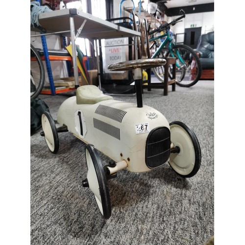 267 - A Vilac Depius 1901, good quality vintage retro racing ride on child's French car, in overall good c... 