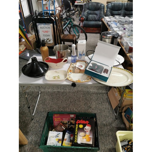 270 - 2x boxes of collectables inc prima duck popcorn maker, coffee machine, champagne bucket, portable or... 
