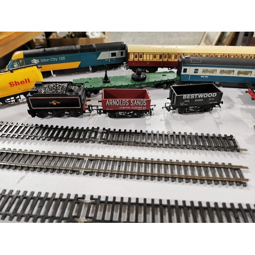 281 - Box containing a quantity of trains and accessories, inc Hornby intercity 125 x2 , intercity carriag... 