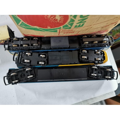 281 - Box containing a quantity of trains and accessories, inc Hornby intercity 125 x2 , intercity carriag... 