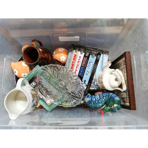 282 - 2x boxes containing a large quantity of collectables inc Whittard cup and saucer set, quantity of fi... 