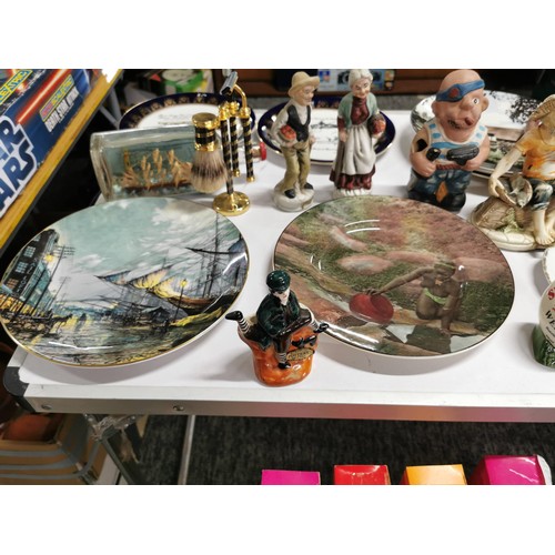 282 - 2x boxes containing a large quantity of collectables inc Whittard cup and saucer set, quantity of fi... 