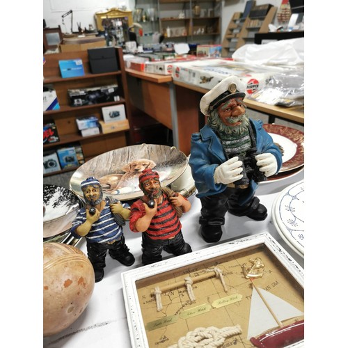282 - 2x boxes containing a large quantity of collectables inc Whittard cup and saucer set, quantity of fi... 