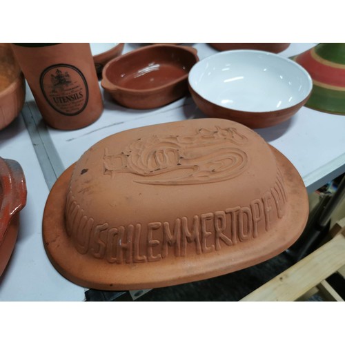 285 - A box containing a large quantity of terracotta items inc bowls by  Pistoia Toscana, tureens, salad ... 