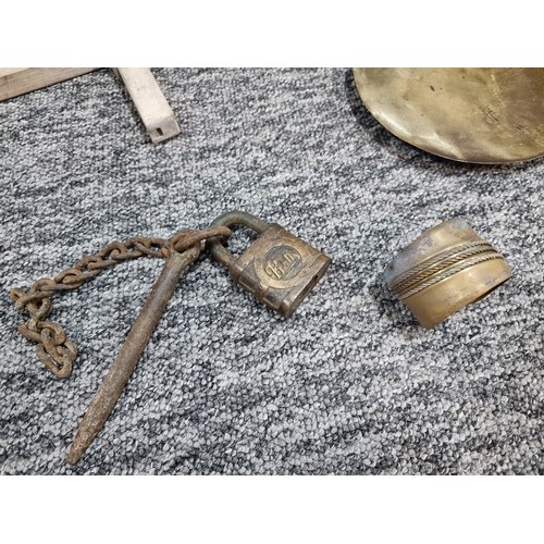 265 - A box of collectables to include a good vintage washboard, heavy copper lamp, brassware, etc.
