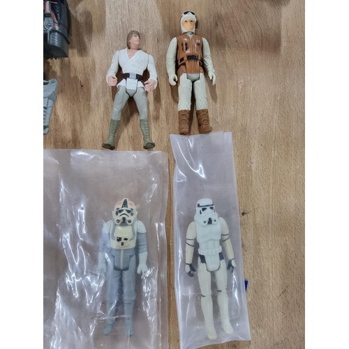 269 - A large Star Wars lot to include a quantity of Star Wars figures which includes earlier Kenner figur... 