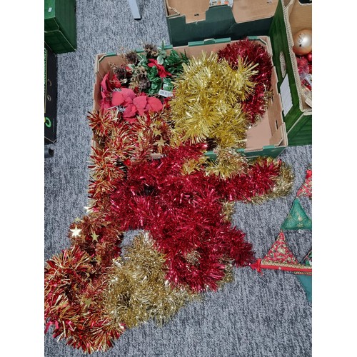 279 - 3x boxes full of various Christmas decorations to include tree toppers, a lovely vintage set of Wool... 