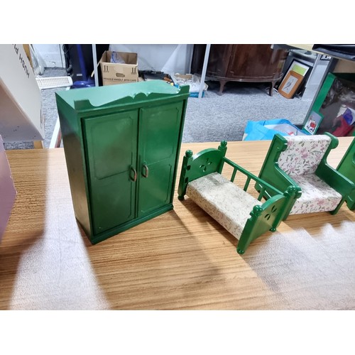 293 - Small qty of good quality dolls house furniture to inc 2 x solid brass table and chair sets, a qty S... 