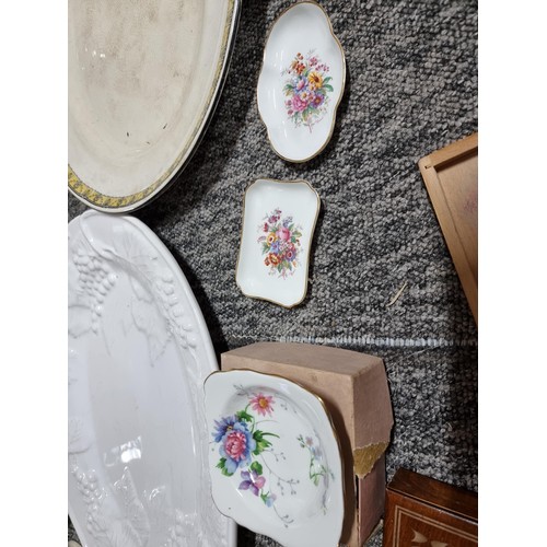 301 - Box of odds to include 3 large serving platters one of which is an ornate one Mikado by JKL. 
3 x ci... 