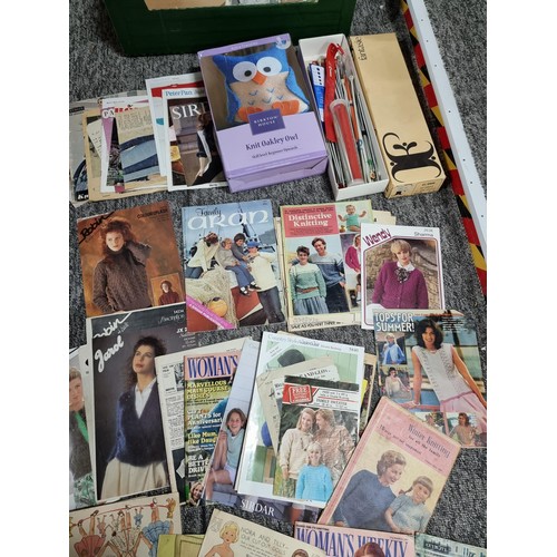 302 - Knitting lot to include a box full of knitting items a boxed Owl N-Knit Kit by Kirkton House along w... 