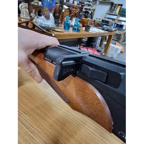 307 - DIANA P1000 EVO 2 .22 air rifle complete with its 14 shot magazine and a single shot mag, pneumatic ... 