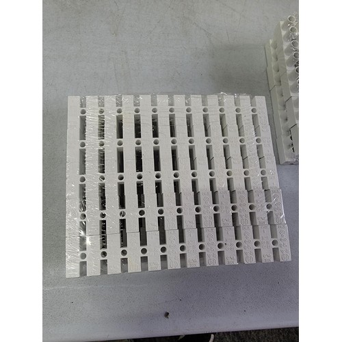 94 - 2x boxes containing 500 pieses of electrical conectors 6mm 12p L/base