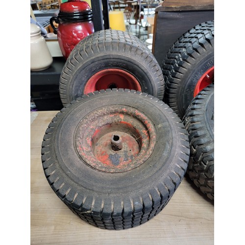 108 - Quantity of wheels inc 4 heavy duty ride on mower wheels 18 x 8.50-8 max inflation 22psi along with ... 