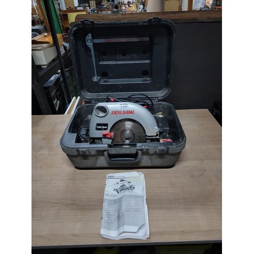 159 - Skil circular Saw 1350w in original case complete with instructions