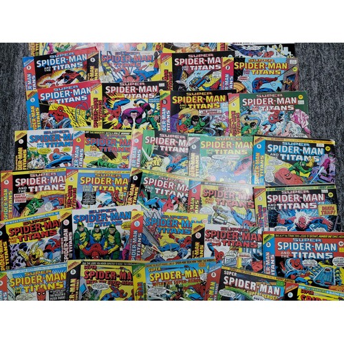 224 - Large collection of 85x comics including a run of 64 from number 158 - 242, along with a selection o... 