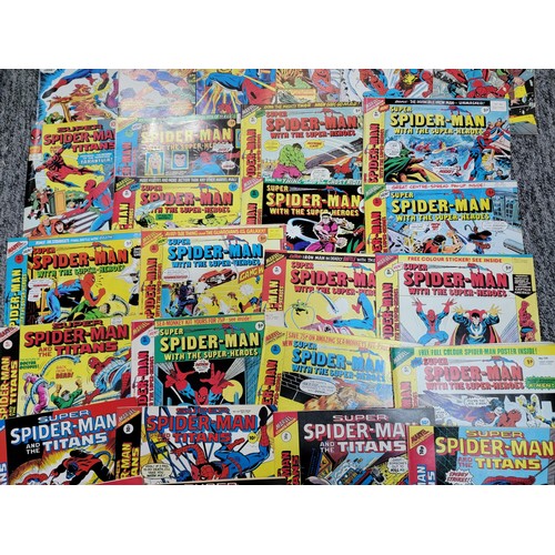 224 - Large collection of 85x comics including a run of 64 from number 158 - 242, along with a selection o... 