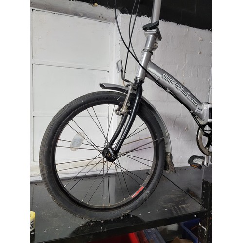 187 - Good quality fully collapsible 6 speed Apollo transition folding bike in very good condition with go... 