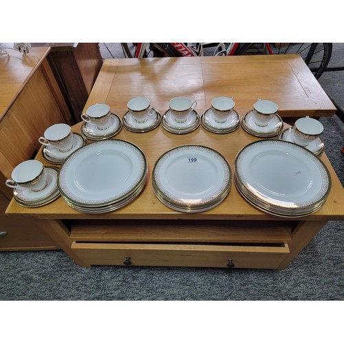 199 - Grafton majestic 42 piece part dinner set in as new condition includes dinner plates, salad plates, ... 