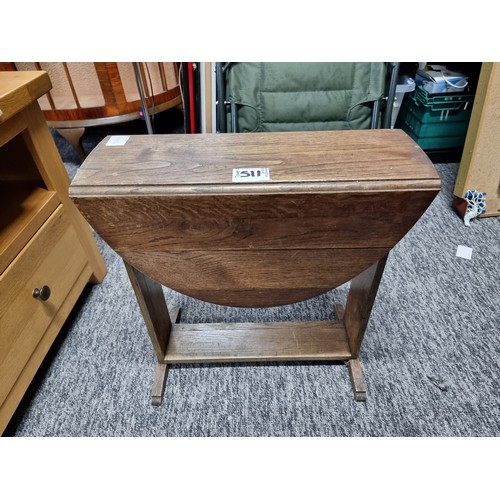 511 - Small vintage oak drop leaf grog table with table top rotates and extends with a clean top ideal for... 