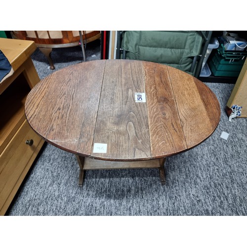 511 - Small vintage oak drop leaf grog table with table top rotates and extends with a clean top ideal for... 