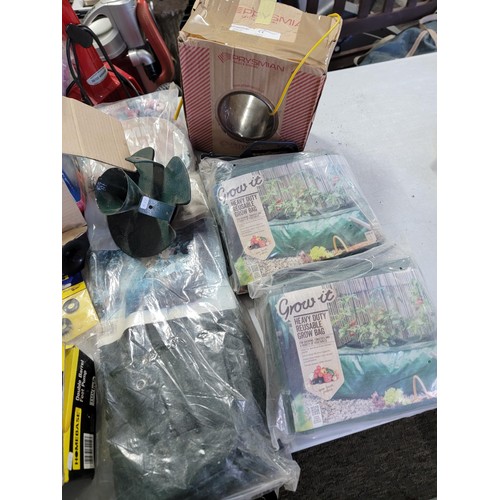 98 - Quantity of garden items inc a Hozelock Easy Clear pond pump, along with Hozelock and pump accessori... 