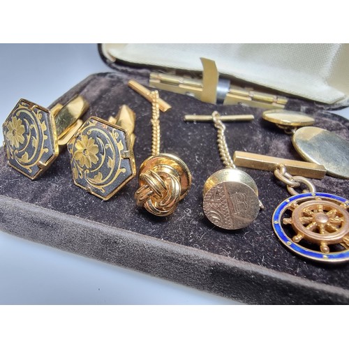 509 - Collection of various cuff links & stock pins to inc. a stock pin in 9ct gold its back is not gold, ... 