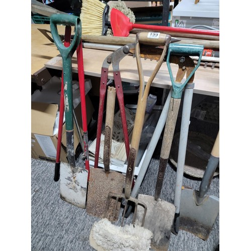 199 - Large quantity of garden tools inc lawn edgers, spades, yard brushes, forks, hoe etc