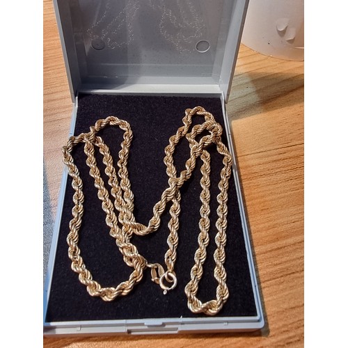 496A - Hallmarked 9ct yellow gold rope twist neck chain in excellent clean condition displays well would ma... 