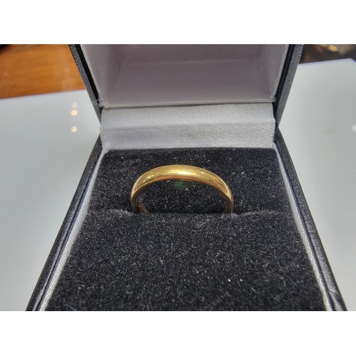 496C - Hallmarked 22ct yellow gold plain wedding band ring in very clean shiny condition with a display box... 