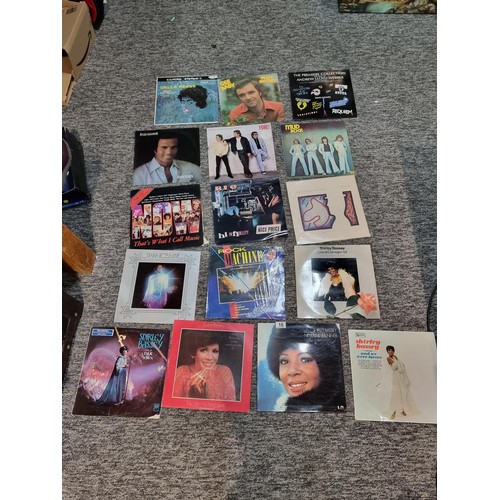 16 - A collection of 16x LP vinyl records to include 5 Shirley Bassey records, Mud, Diana Ross, Rio Speed... 