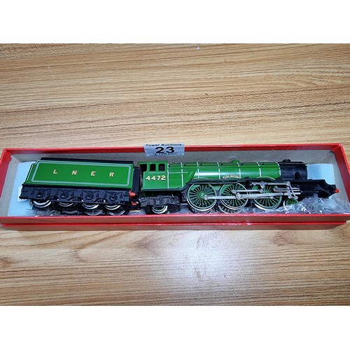 23 - A Hornby Flying Scotsman LNER 4472 locomotive and tender in excellent clean condition, tested as wor... 