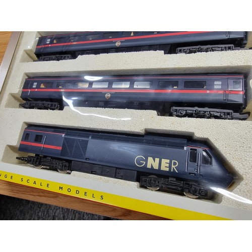 38 - An as new Hornby R2000 GNER 125 HST out of the flying Scotsman diesel train pack with its original b... 