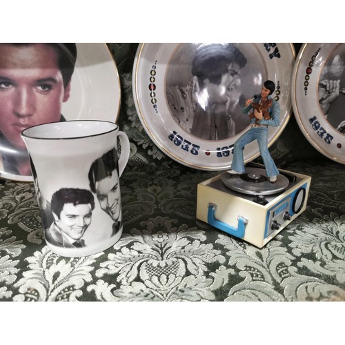 301 - Quantity of 8x limited edition Elvis plates 4x by Delph inc 3x limited edition series in the footste... 